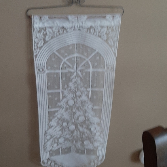 Christmas/Holiday laced wall decor - Picture 1 of 5